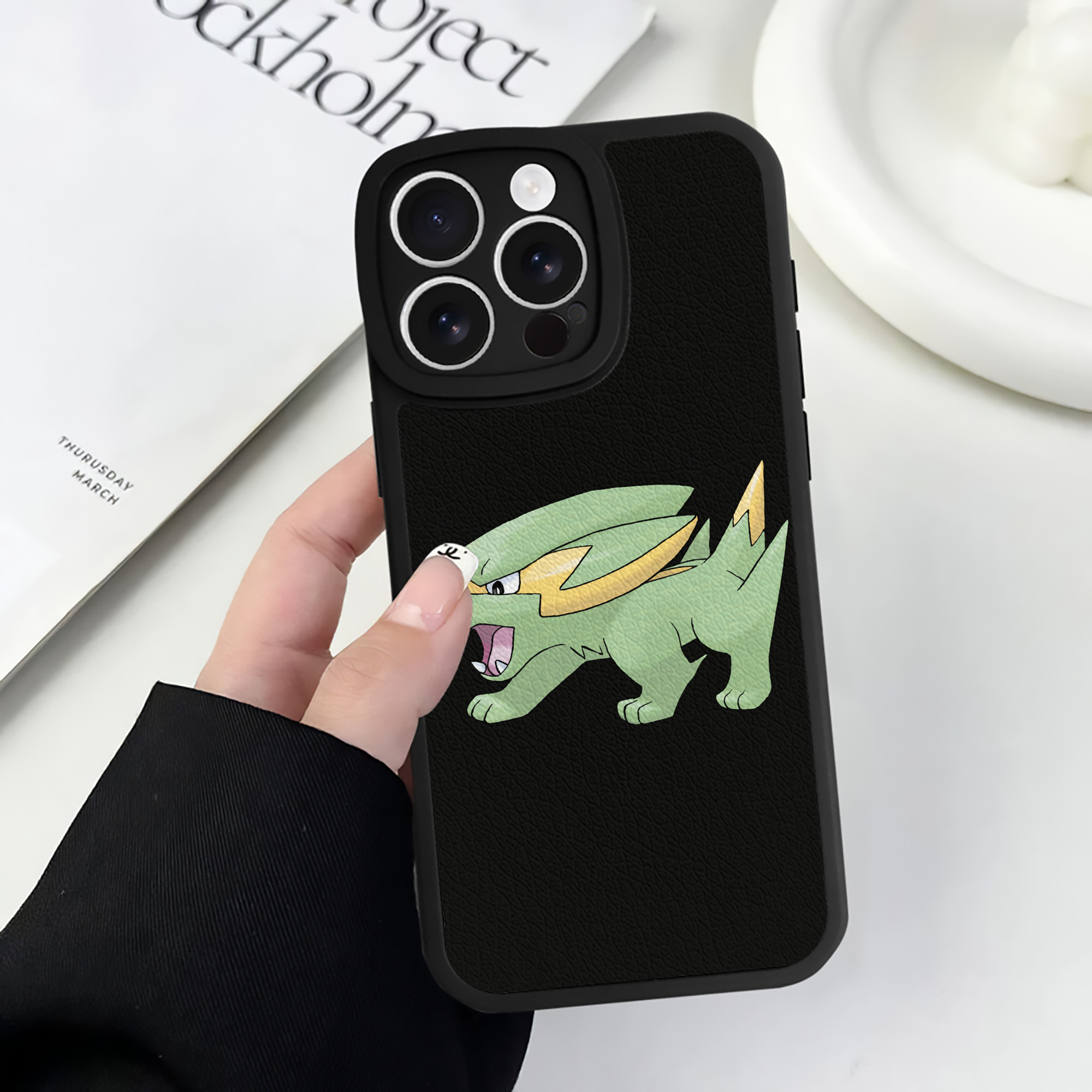 （画像用） ポケットモンスター Pokémon 【iPhone 16シリーズ対応】シリコンスマホケース（レザー調） 材質：シリコン